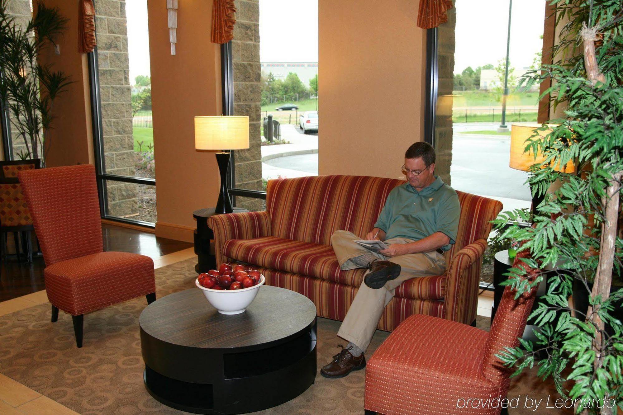 Hampton Inn & Suites Madison - West Interior photo